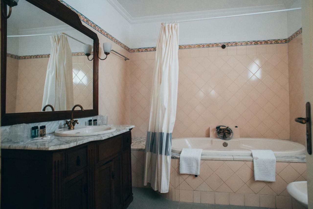 Guesthouse Da Vila Mourao Luaran gambar